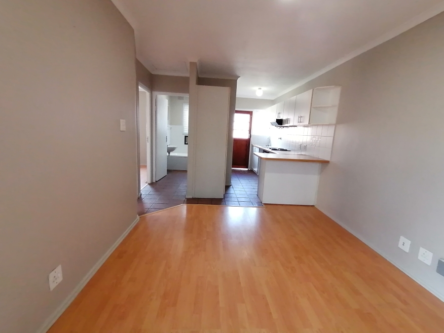 2 Bedroom Property for Sale in Oakglen Western Cape